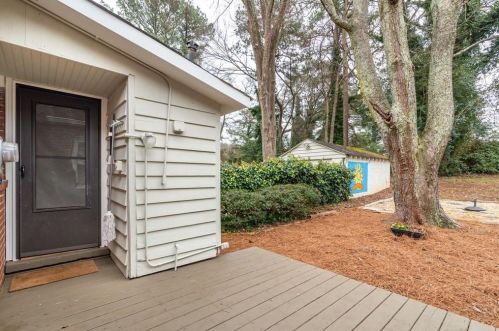 279 Midvale Dr, Atlanta GA 30342-3327 exterior