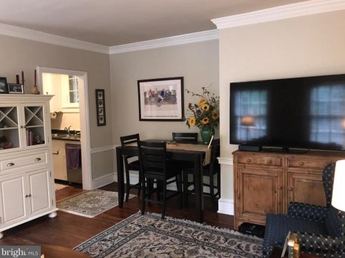 303 Royal St, Alexandria VA  22314-2628 exterior