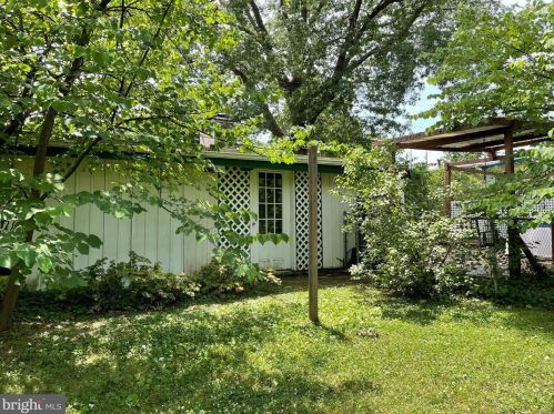 4000 Javins Dr, Alexandria VA  22310-2037 exterior