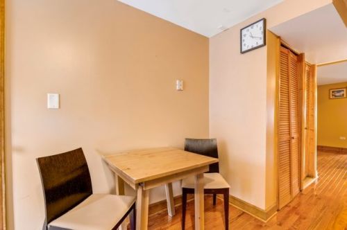 4214 Bernard St, Chicago IL 60618-1104 exterior