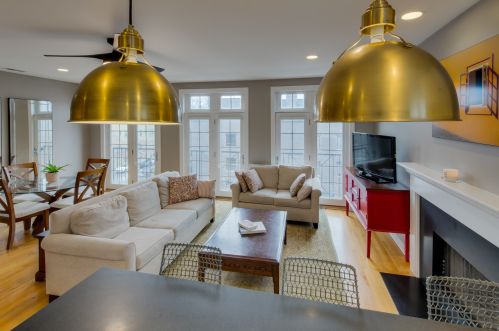 1238 Diversey Pkwy, Chicago, IL 60614-2064