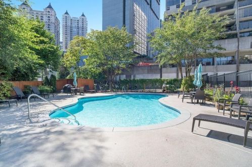 175 15th St, Atlanta GA  30318-7803 exterior