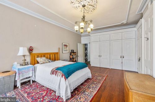 1129 Christian St, Philadelphia PA 19147-3710 exterior