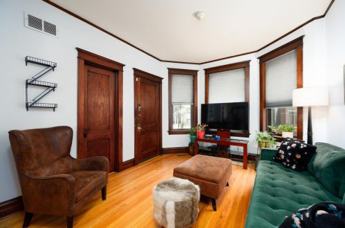 3220 Un Ave, Chicago IL 60616-4776 exterior