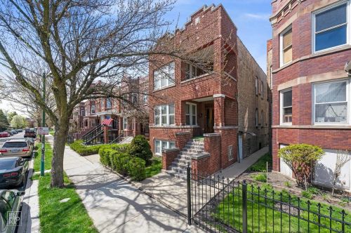 3070 Haussen Ct, Chicago, IL 60618-6512