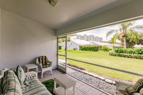 645 Captn Kate Ct, Naples FL 34110-6419 exterior