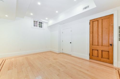 48 Mount Vernon St, Boston MA  02132-2810 exterior