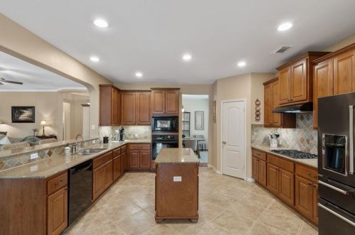 270 Abbott Dr, Austin TX 78737-4536 exterior