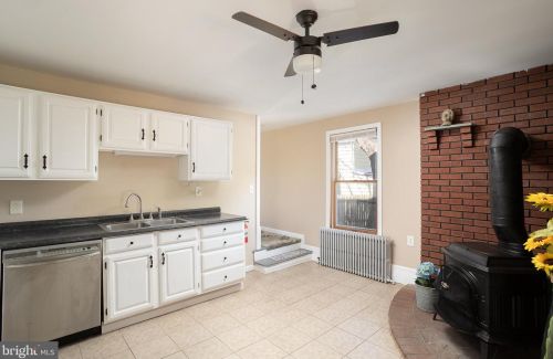 450 New York Ave, Columbus NJ 08022-2021 exterior