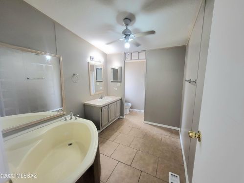 781 Lightstar Cir, Tucson AZ 85756-7250 exterior