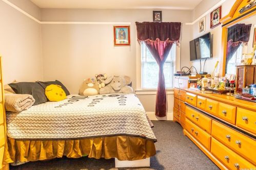 38 12 St, Huntington Station NY 11746-2403 exterior