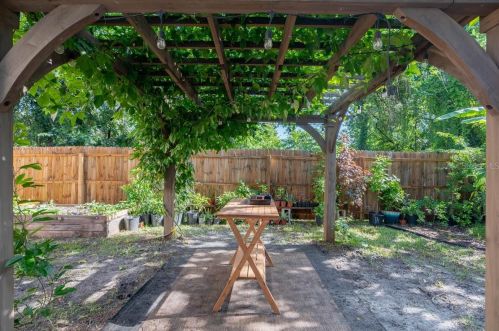 1704 Louisiana Ave, Tampa FL  33610-6037 exterior