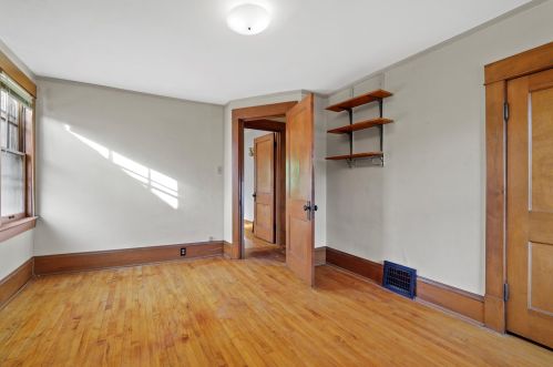 1901 Elmdale Ct, Milwaukee WI 53211-2342 exterior