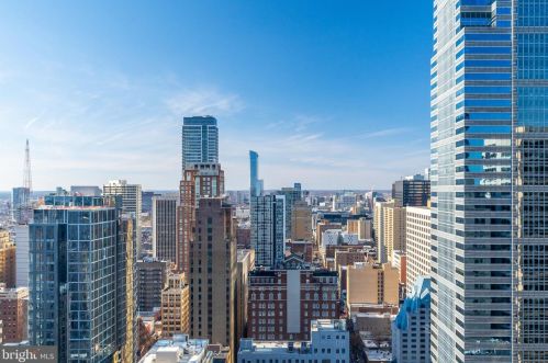 111 15th St, Philadelphia PA 19102-2625 exterior