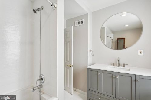 307 George St, Philadelphia PA 19123-1544 exterior