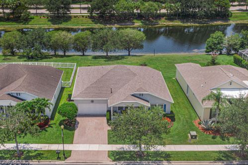 10671 Waterway Ln, Fort Pierce FL  34987-1910 exterior