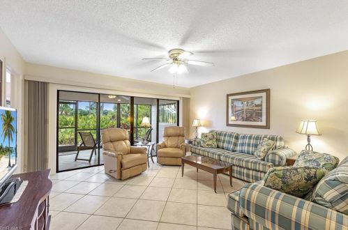 15400 Cedarwood Ln, Naples, FL 34110-8024