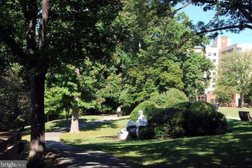 2550 University Pl, Washington DC 20009-4509 exterior