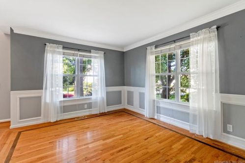 31 Lookout Hl Rd, Milford CT 06461-1878 exterior