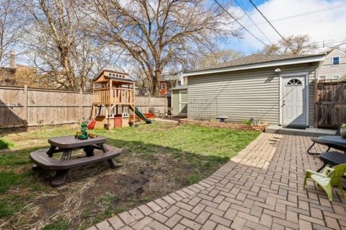 3232 Belle Plaine Ave, Chicago IL 60618-2338 exterior