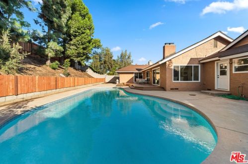 1837 Las Lanas Ln, Fullerton CA  92833-1814 exterior
