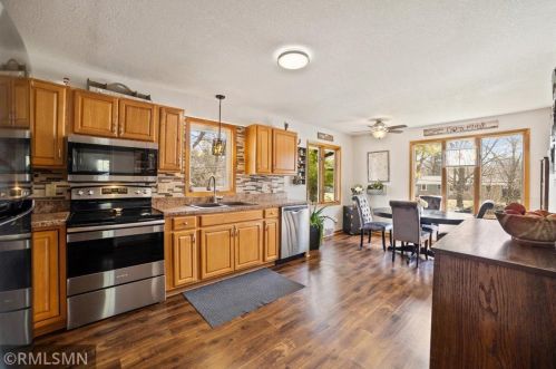 5400 Bryant St, Maple Plain, MN 55359-9383