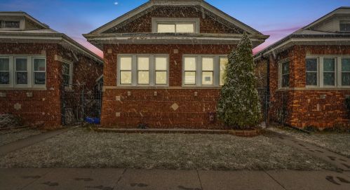 5643 Richmond St, Chicago, IL 60659-4824