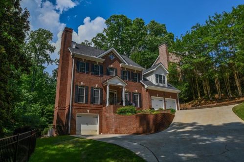 754 Dixon Dr, Gainesville, GA 30501-2912