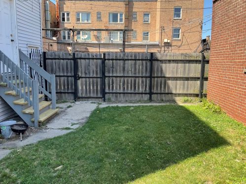 7915 Rhodes Ave, Chicago IL 60619-3020 exterior