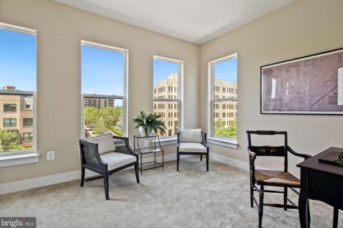 900 King Farm Blvd, Rockville MD  20850-6610 exterior