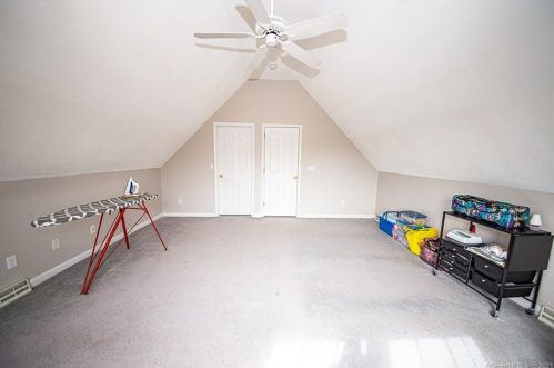 16 Misty Mdw Rd, Enfield CT 06082-3943 exterior