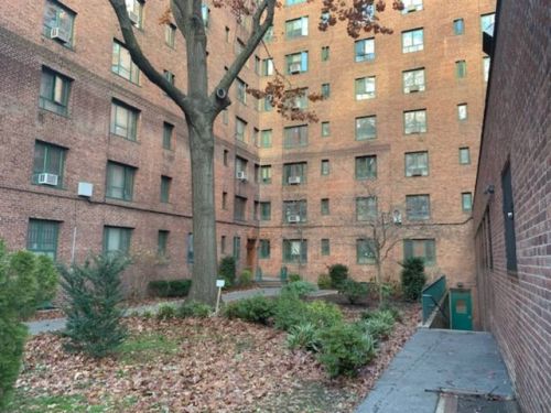 1519 Metropolitan Ave, Bronx NY  10462-6127 exterior