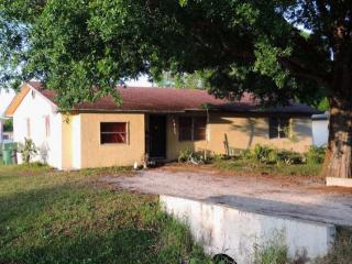 1116 2nd St, Okeechobee, FL 34972-2806