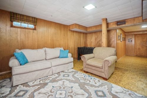 106 Timber Dr, Berkeley Heights NJ  07922-1755 exterior