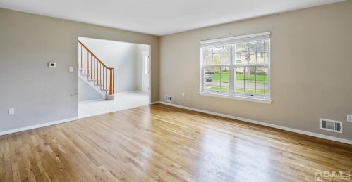 27 Veronica Ct, Old Bridge, NJ 08857-3772