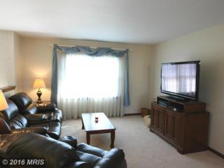 513 Valley View Ave, Leesburg VA  20175-3817 exterior