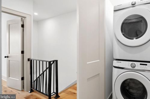 1613 Capitol St, Washington DC  20003-1620 exterior