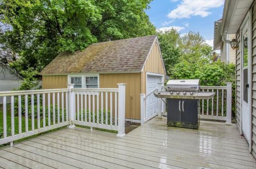 16 Prospect Ave, Middletown NY 10940-4117 exterior