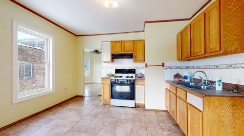 707 Mcalister Ave, Waukegan IL 60085-7452 exterior