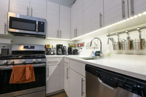 2649 Altgeld St, Chicago IL 60647-1872 exterior