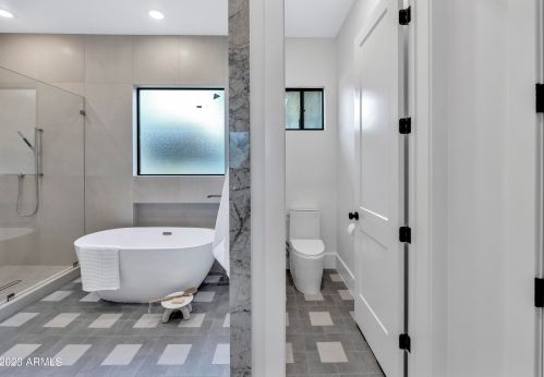 2053 37 Pl, Phoenix AZ 85050-8309 exterior