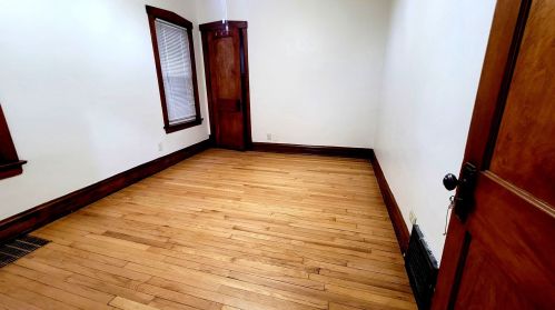 404 8 Ave, Broadview IL 60153-1515 exterior