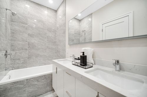 6227 Ellis Ave, Chicago IL 60653-3615 exterior