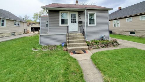 188 Pick Ave, Elmhurst, IL 60126-3018
