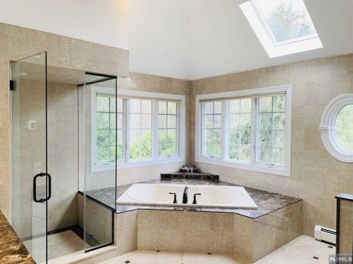 9 Blackledge Ct, Closter NJ  07624-3231 exterior