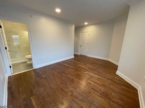 226 Morris Ave, Springfield NJ  07081-1211 exterior