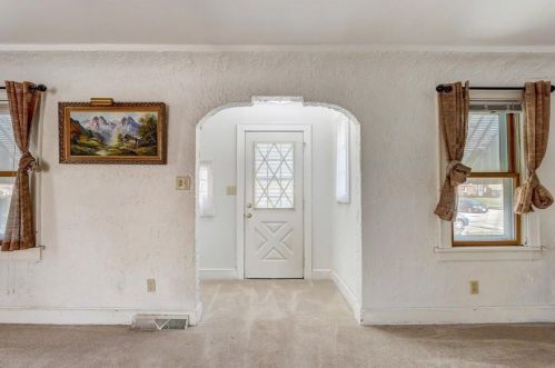 2173 74th St, Milwaukee, WI 53219-1237