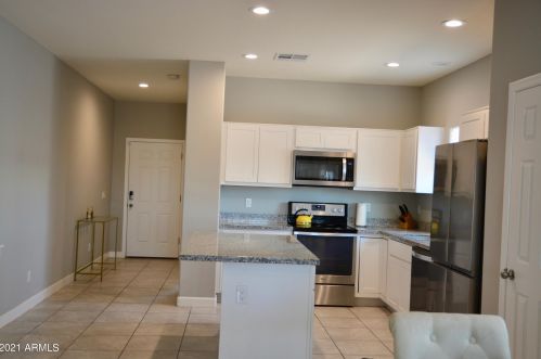 1801 5 Ave, Phoenix AZ 85003-2721 exterior