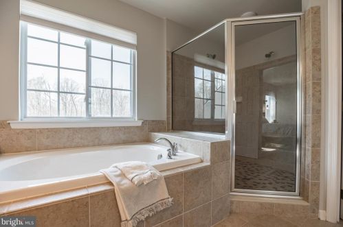 1190 Fairwood Dr, Huntingtown MD 20639-3931 exterior