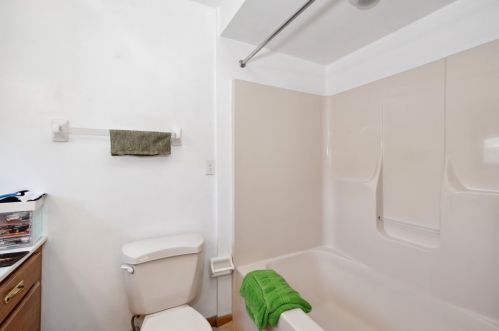 41 Glenmore Ave, Pittsburgh PA 15216-2124 exterior